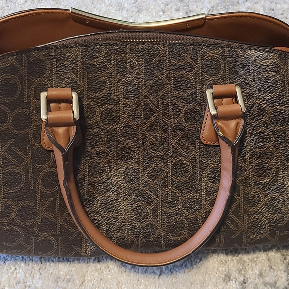 Calvin Klein small bag - slightly used - Picture 3 of 5